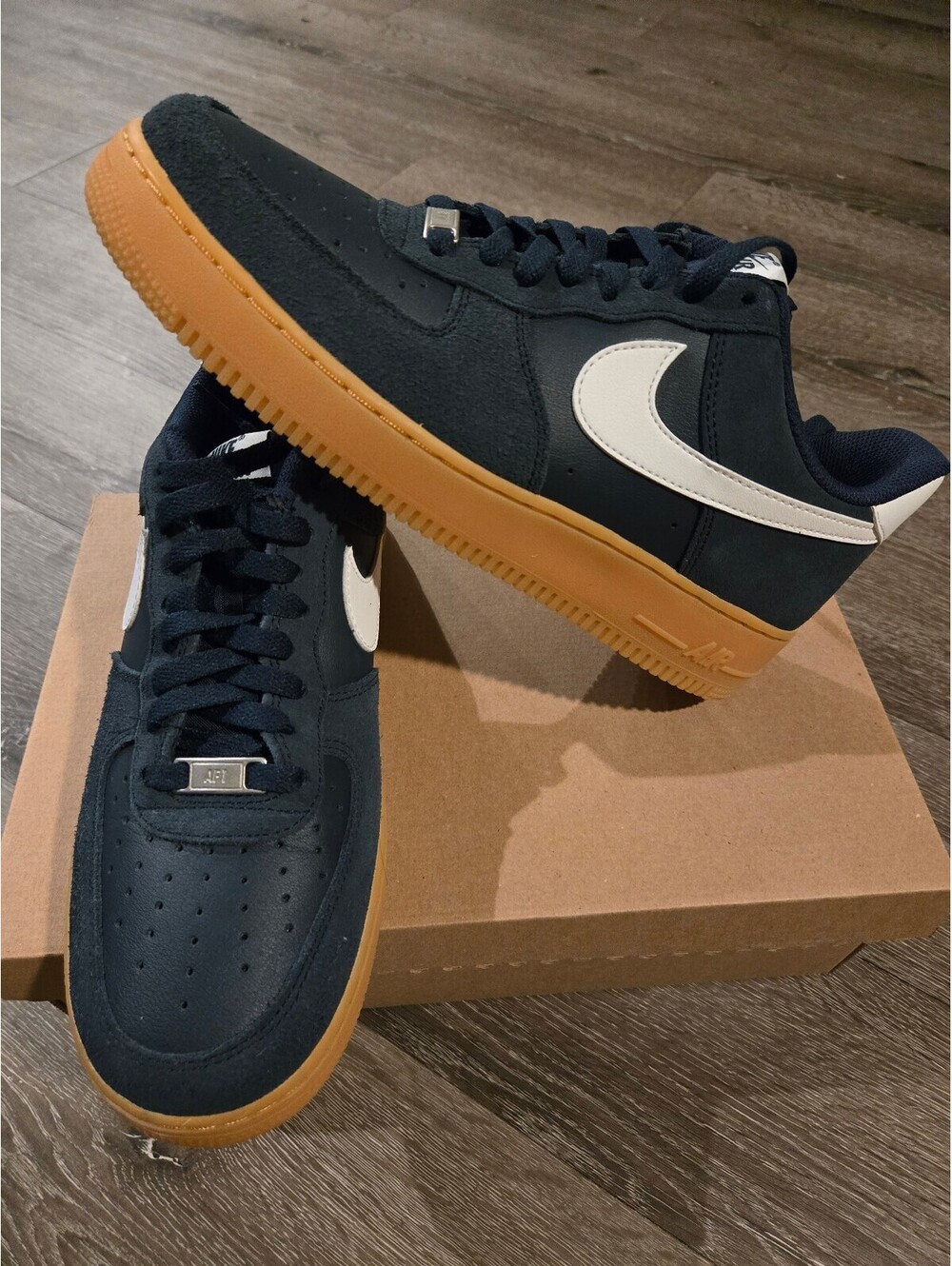 Nike Air Force 1 07 LV8 FQ8714-400 Mens 9.5 Navy Gum Display Model New